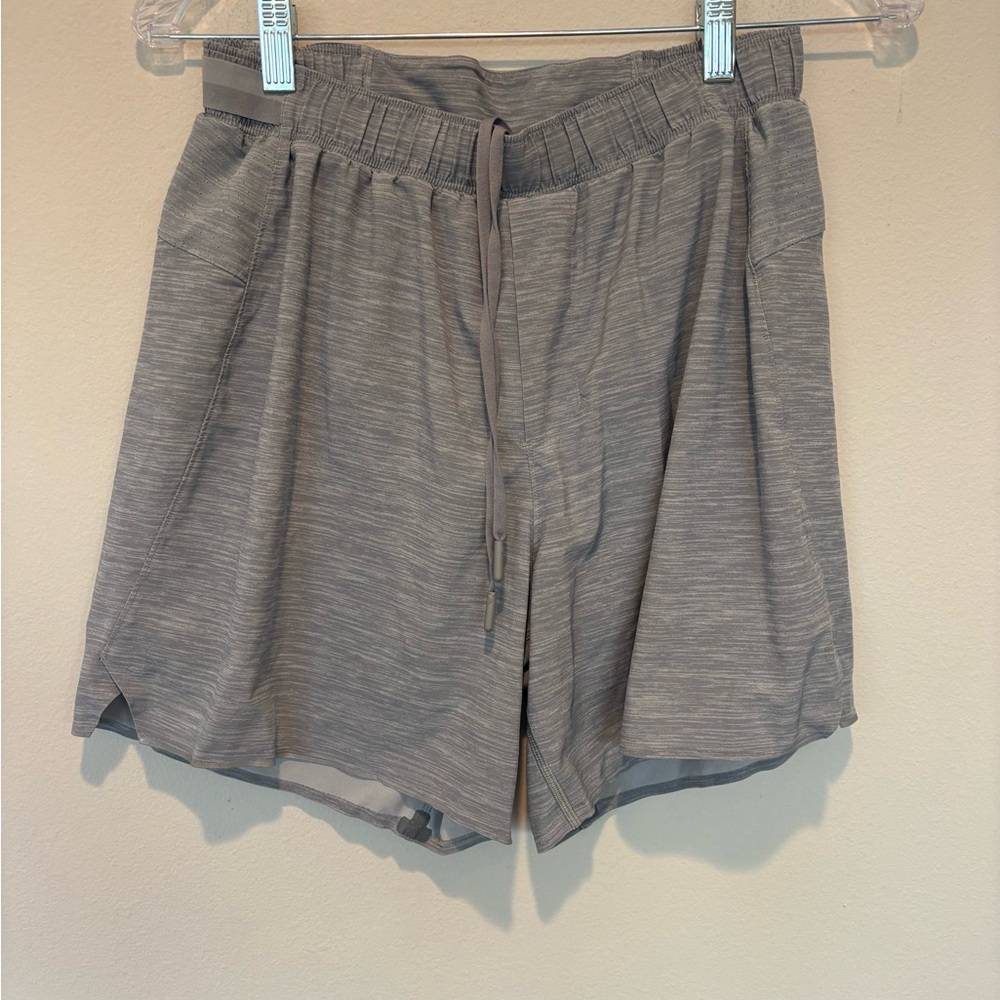 Lululemon Athletica Men's 6” Lined Surge Gray Athletic Shorts Medium